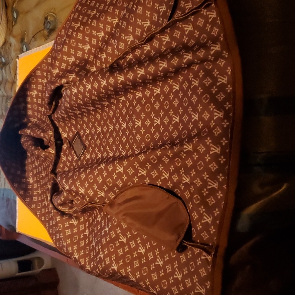 Coat - Picture 7 of 12